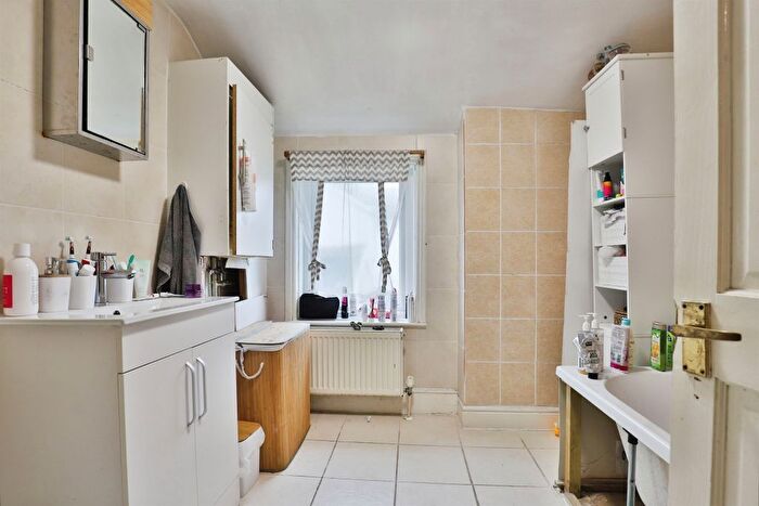 3 Bedroom Terraced House For Sale In Victoria Place, Bournemouth, BH1