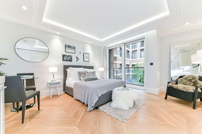 Studio To Rent In Strand, Westminster, London, WC2R