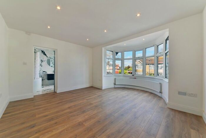 2 Bedroom Flat To Rent In Alicia Avenue Harrow, HA3