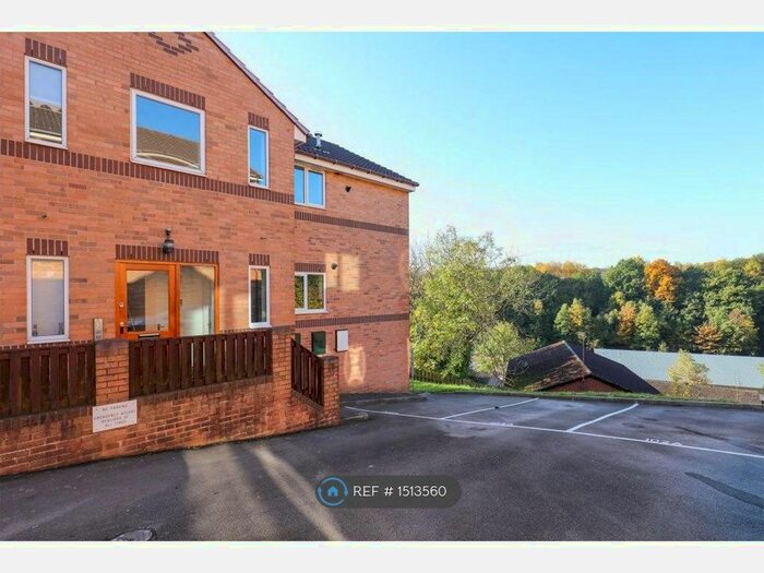 2 Bedroom Flat To Rent In Snape Hill Crescent, Dronfield, S18