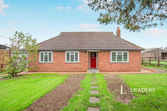 3 Bedroom Bungalow To Rent In Pitymoor Lane, Southwick, Fareham, PO17