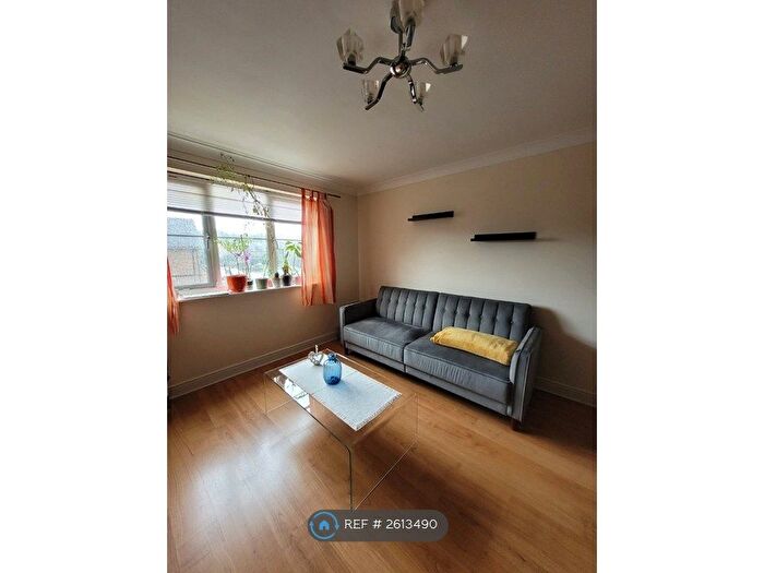 1 Bedroom Flat To Rent In Partridge House, Perivale, Greenford, UB6