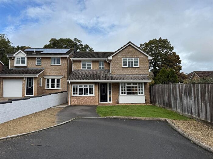 4 Bedroom Detached House For Sale In Barnaby Close, Midsomer Norton, BA3