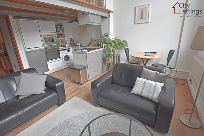 2 Bedroom Apartment To Rent In Crusader House, City Centre, NG1