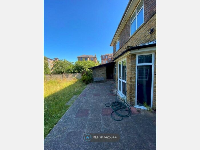 6 Bedroom Detached House To Rent In Manor Park, London, SE13