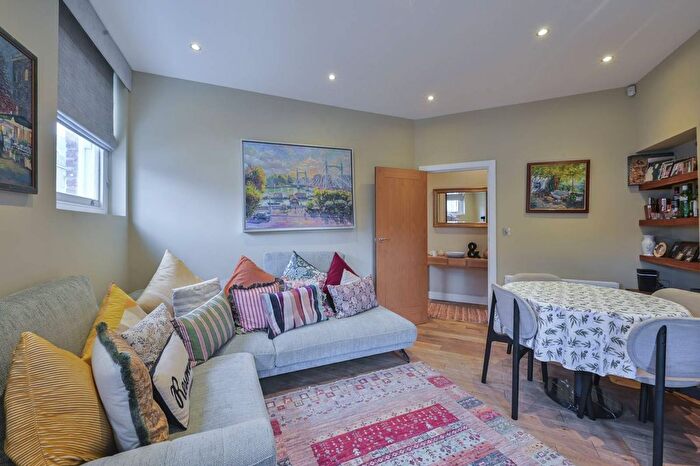 1 Bedroom Flat To Rent In Cremorne Road, Chelsea, London, SW10