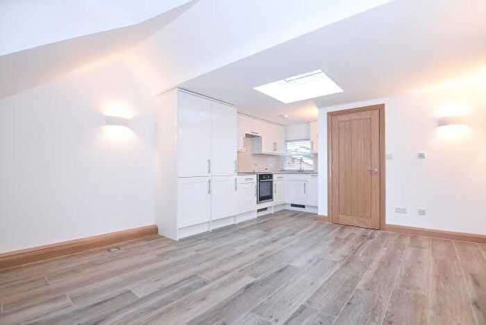 1 Bedroom Flat To Rent In Reading Road, Henley-On-Thames, RG9