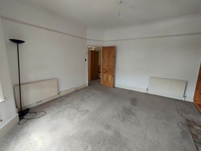 2 Bedroom Flat To Rent In Ulleswater Road, London, N14