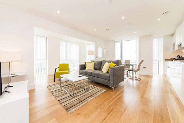 2 Bedroom Flat To Rent In Sky View Tower, Stratford, London, E15