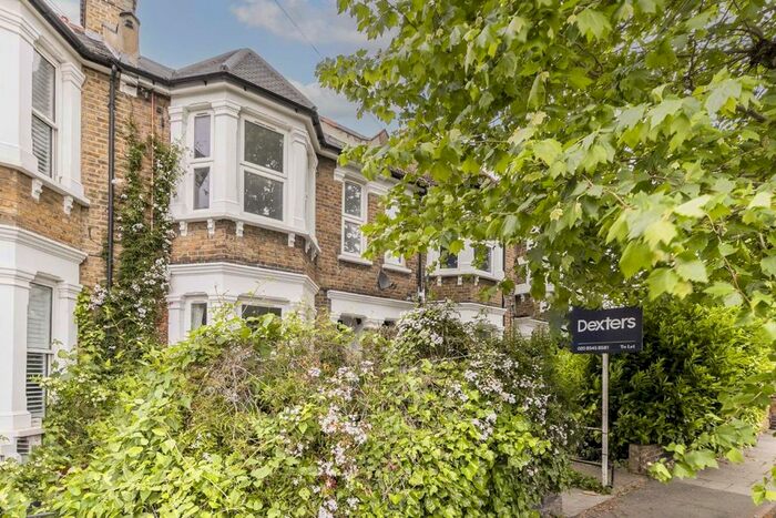 3 Bedroom Flat To Rent In Pelham Road, London, SW19