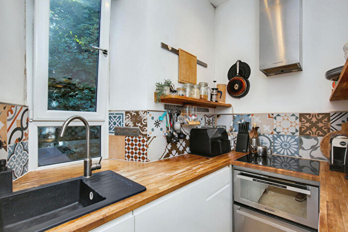 2 Bedroom Flat For Sale In Great Junction Street, Leith, Edinburgh, EH6