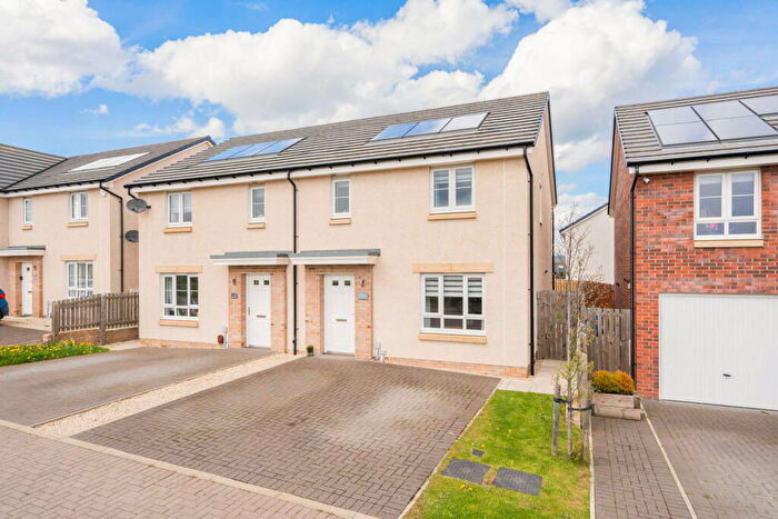 3 Bedroom Semi Detached House For Sale In Seton Crescent, Winchburgh, West Lothian, EH52