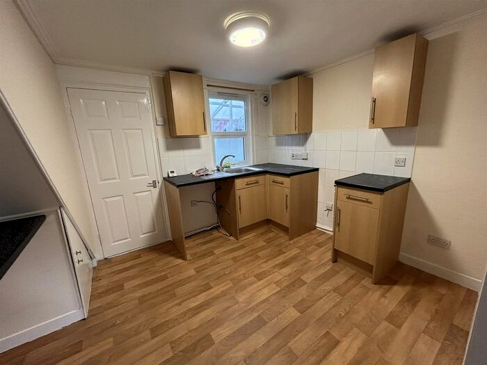 3 Bedroom Terraced House To Rent In Birling Road, Snodland, ME6