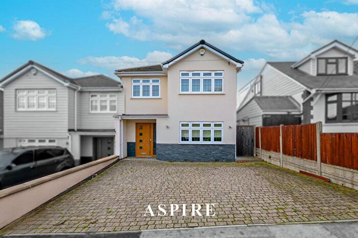 4 Bedroom House For Sale In Avondale Road, Benfleet, SS7