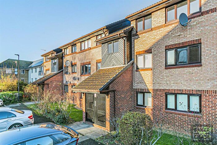 2 Bedroom Flat To Rent In John Gooch Drive, Enfield, EN2