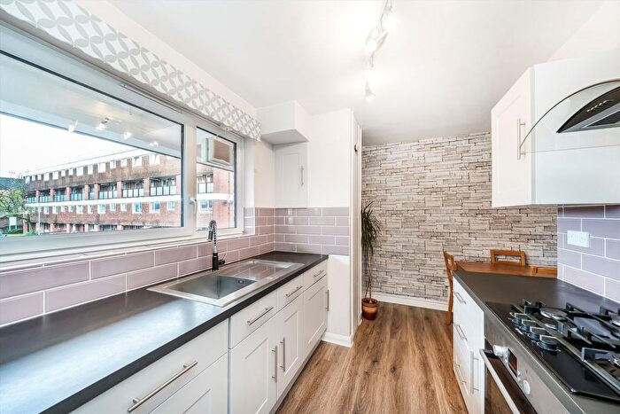 2 Bedroom Flat For Sale In Clarence Lane, Putney, SW15