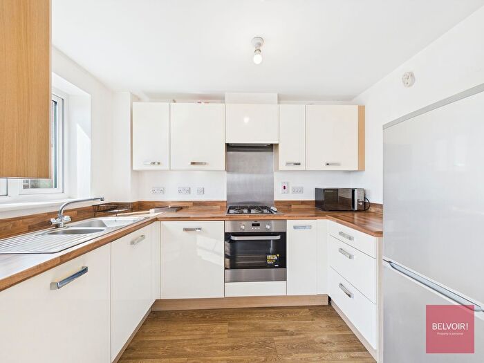 2 Bedroom Flat To Rent In New Cut Road, Llais Tawe, Swansea, SA1