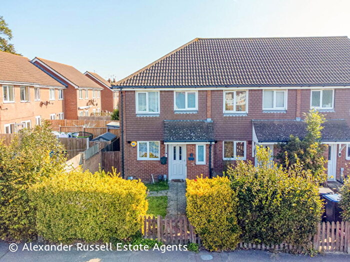 2 Bedroom End Of Terrace House For Sale In Northdown Hill, St Peters, CT10