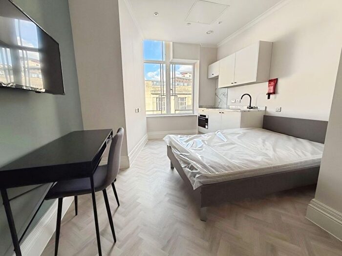 1 Bedroom Flat To Rent In Old Christchurch Road, Bournemouth, BH1