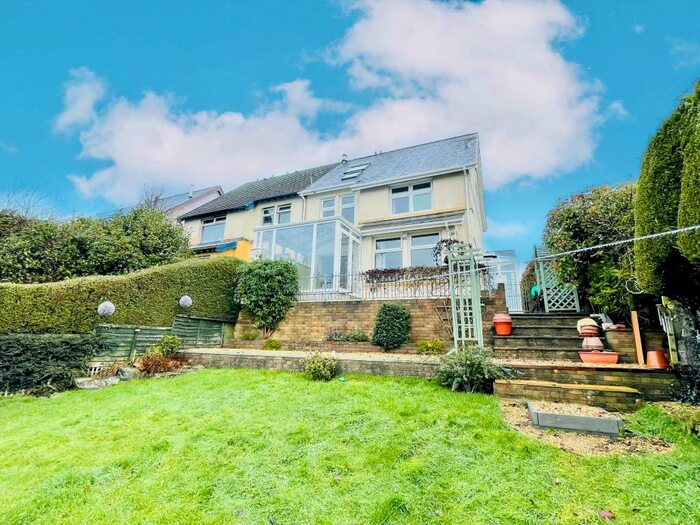 4 Bedroom Semi-Detached House To Rent In Park Crescent, Merthyr Tydfil, CF47