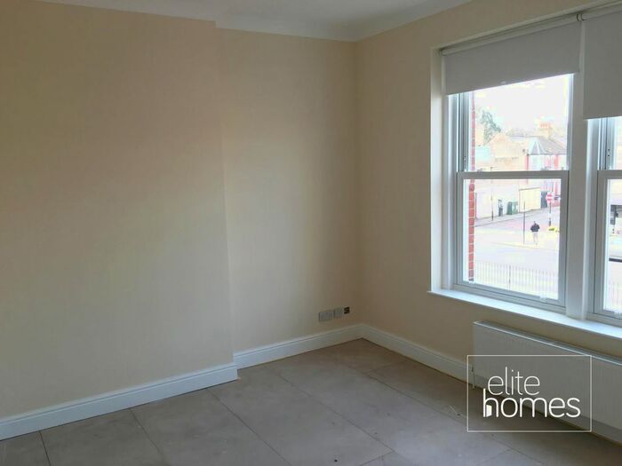 Studio To Rent In Green Lanes, Turnpike Lane N8