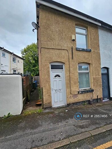 2 Bedroom End Of Terrace House To Rent In Lilly St, Hyde, SK14