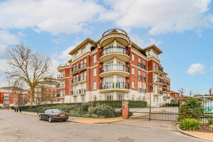 2 Bedroom Flat To Rent In Flat, Lennox House, Clevedon Road, Twickenham, TW1