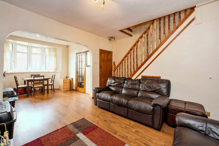 3 Bedroom End Of Terrace House For Sale In Killan Road, Dunvant, Swansea, SA2