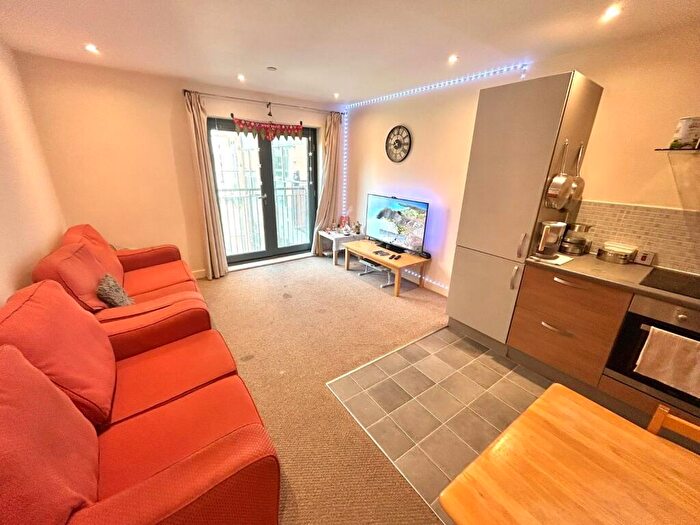 2 Bedroom Flat To Rent In Woolpack Lane, Nottingham, Nottinghamshire, NG1