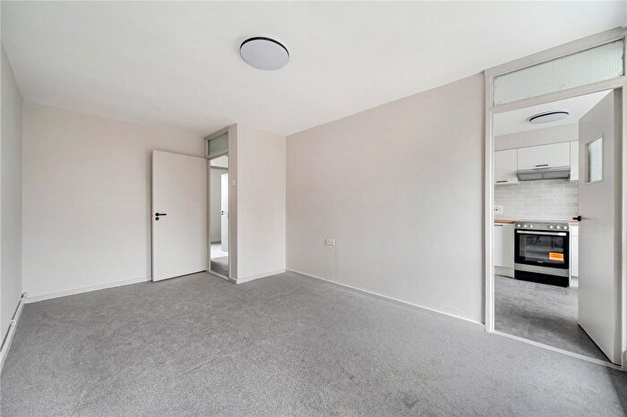 1 Bedroom Flat To Rent In Abbott Road, London, E14