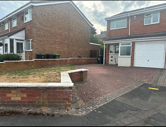3 Bedroom End Terrace House For Sale In Kings Gardens, Bedworth, Warwickshire, CV12