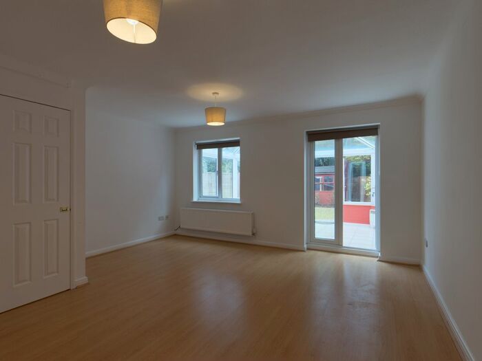 3 Bedroom Detached House To Rent In Achilles Close, Chineham, Basingstoke, RG24