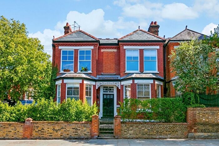 1 Bedroom Flat For Sale In Lime Tree House, Sandycombe Road, Kew, Richmond, Surrey, TW9
