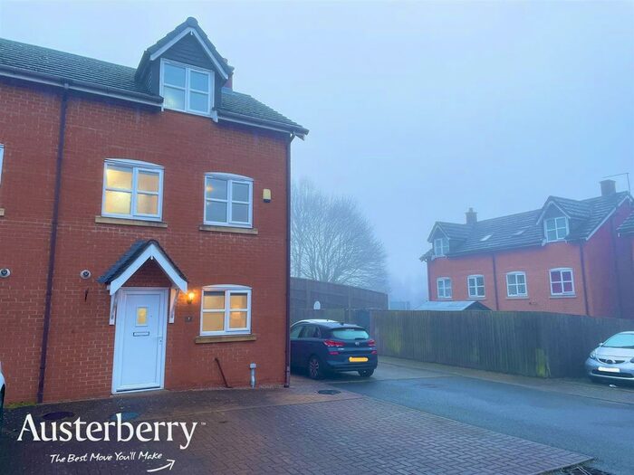 3 Bedroom Town House To Rent In Waters Edge Close, Newcastle-Under-Lyme, ST5