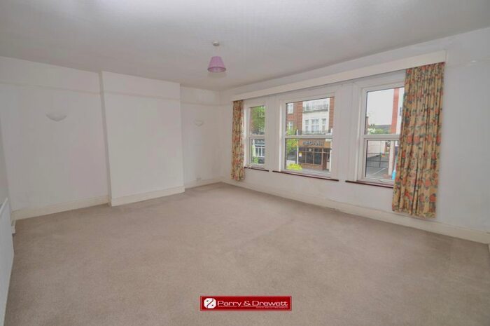 2 Bedroom Flat To Rent In Central Road, Worcester Park, KT4