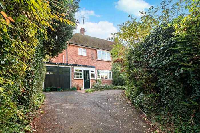 3 Bedroom Semi Detached House For Sale In Rotherfield Way, Caversham, Reading, RG4