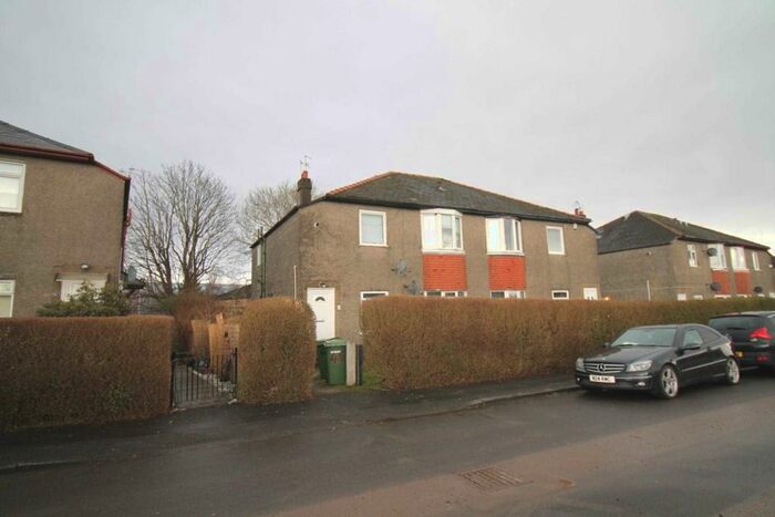 3 Bedroom Flat To Rent In Kinnell Avenue, Glasgow, G52