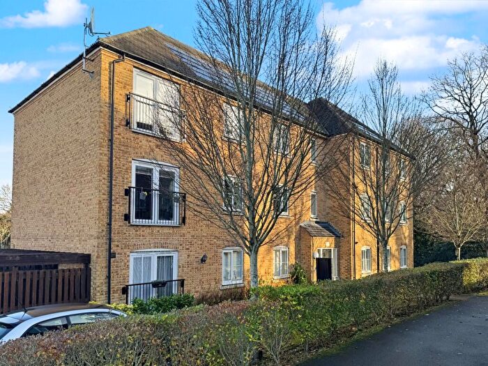 2 Bedroom Flat For Sale In Waratah Drive, Chislehurst, BR7