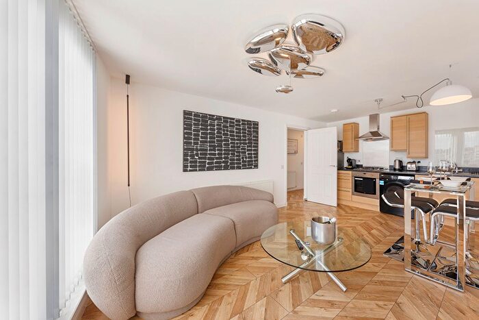 2 Bedroom Flat To Rent In Mearns Street, Aberdeen, AB11