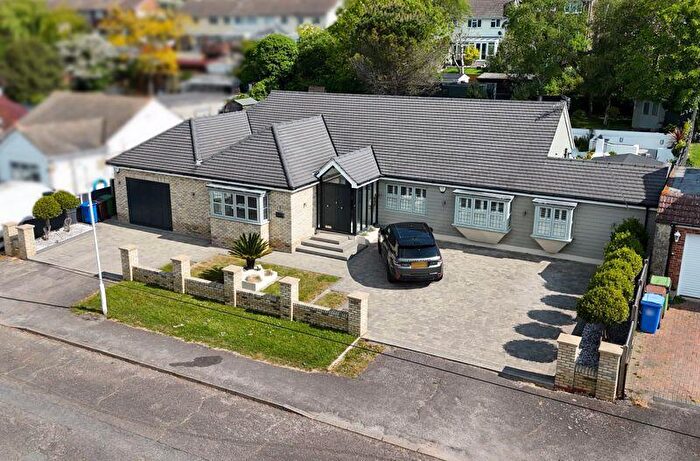 5 Bedroom Detached Bungalow For Sale In The Glen, Minster, ME12
