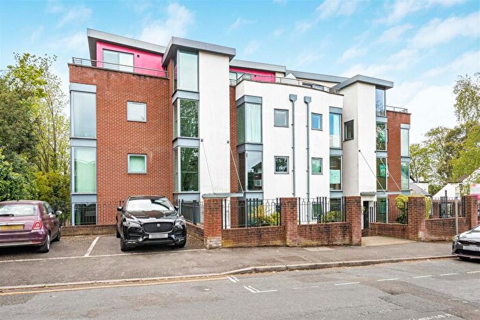 2 Bedroom Flat For Sale In Eaton Road, Sutton, SM2