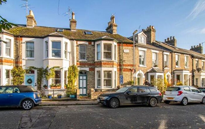 3 Bedroom Terraced House To Rent In Hertford Street, CB4