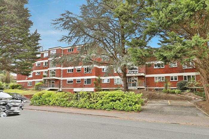2 Bedroom Flat For Sale In Surrey Road, Bournemouth, Dorset, BH4
