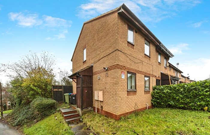 2 Bedroom Terraced House For Sale In Ambridge Grove, Peartree Bridge, Milton Keynes, MK6