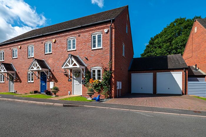 3 Bedroom Terraced House For Sale In Swan Croft, Lichfield, WS14