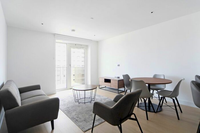 1 Bedroom Flat To Rent In Fountain Park Way, London, W12