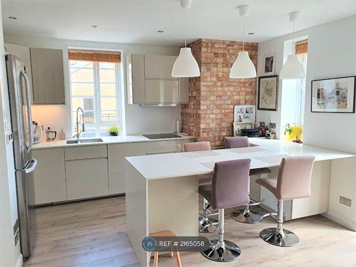 2 Bedroom Flat To Rent In Timbrell Place, London, SE16