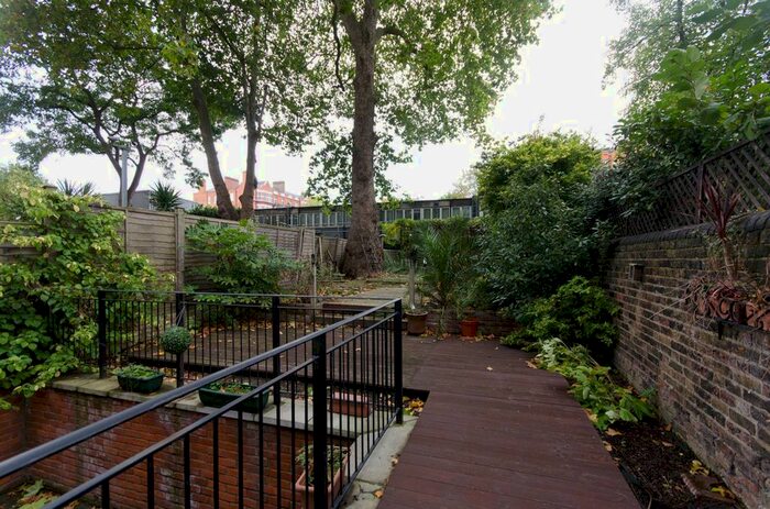 1 Bedroom Flat To Rent In Penywern Road, Earls Court, London, SW5