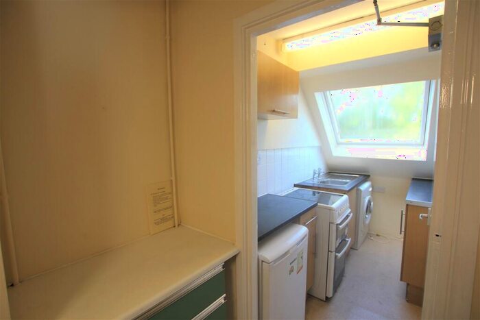 Studio To Rent In Cedar Road, Leicester, LE2