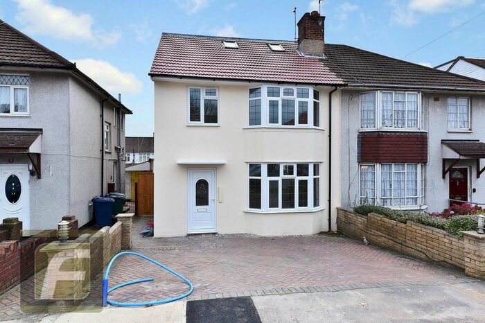 1 Bedroom Property To Rent In Layfield Road, London, NW4